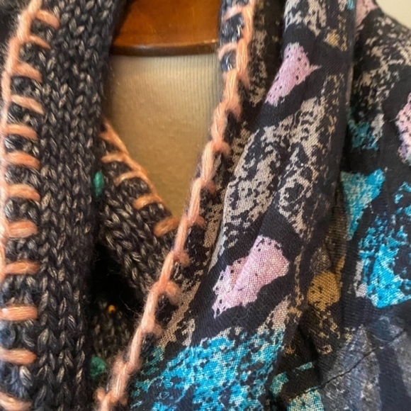 NWOT Anthropologie Reversible Blue Infinity Scarf - Picture 8 of 8